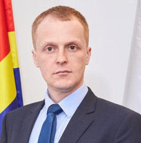 Максим Устинов