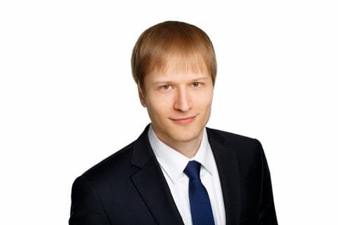 Александр Робакидзе