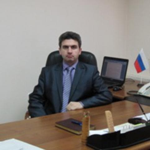 Эмиль Искендеров