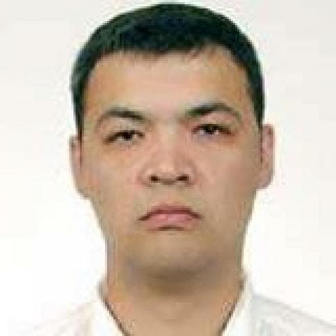 Алишер Камаров