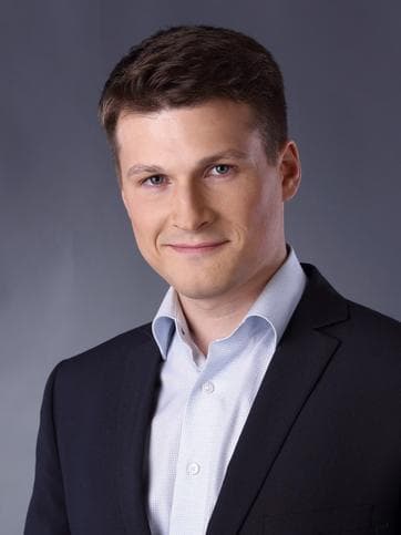 Денис Попов