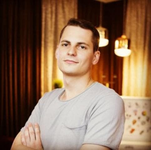 Роман Роман