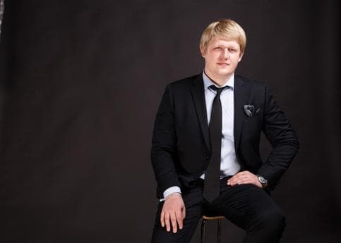 Роман Данкония