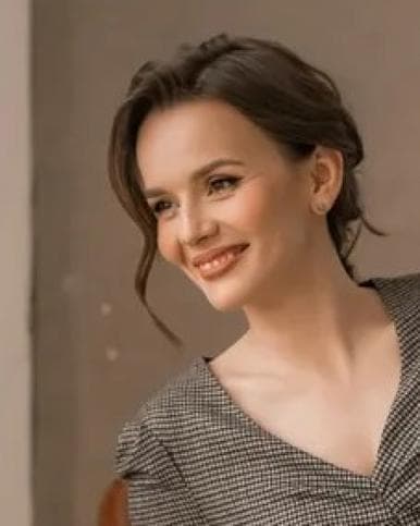 Анна Каракозова