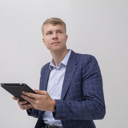 Константин Новиков
