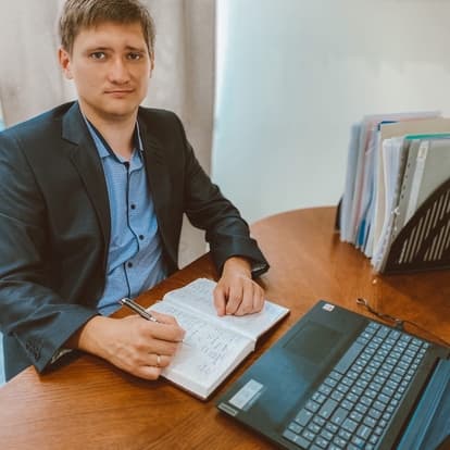 Владимир Петров