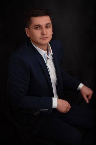 Анатолий Уханов