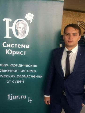 Михаил Зенов